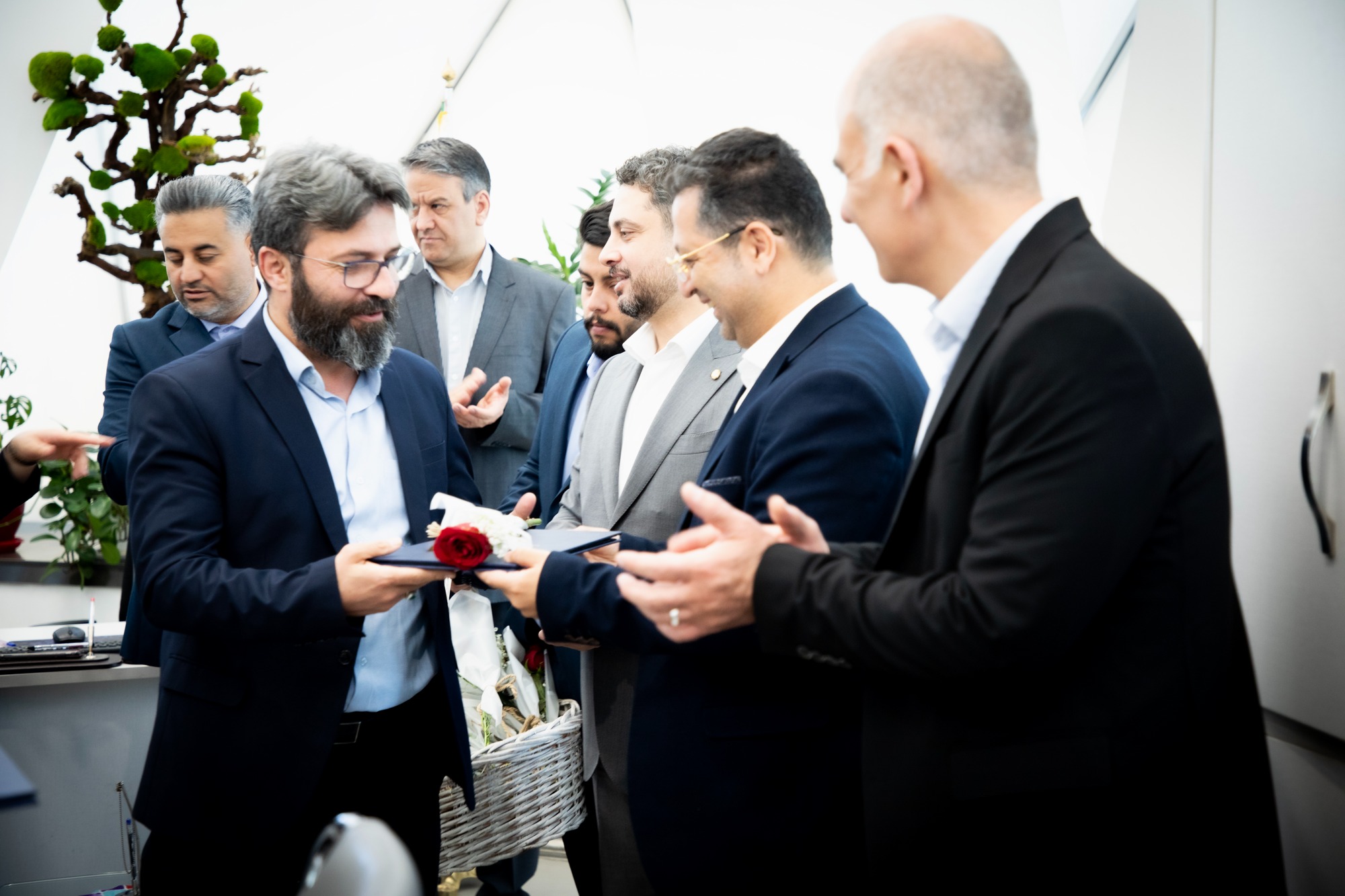 مراسم تقدیر کانون کارگزاران بورس و اوراق بهادار از شعبه بورس و اوراق بهادار بانک ملی ایران 